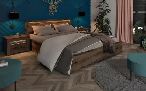 Przytulna granatowa sypialnia z drewnem, łóżko z szarą pościelą, geometryczny jeleń na ścianie, lampki nocne i rośliny.