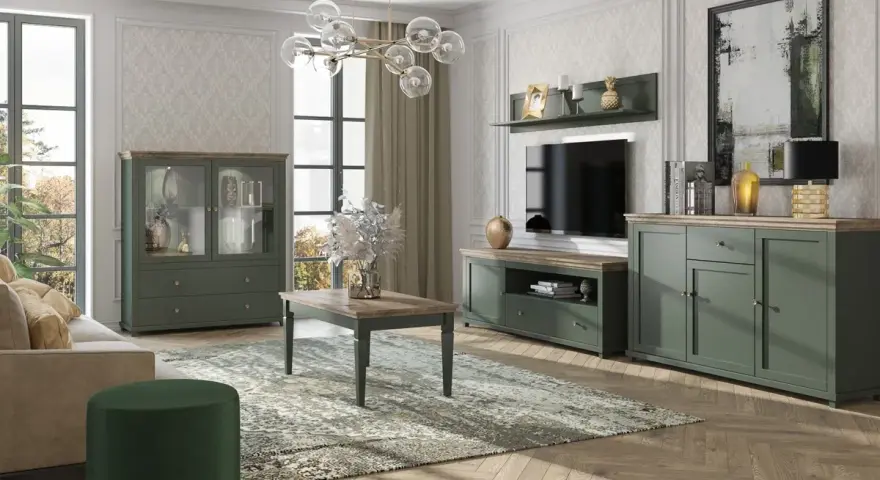 Elegancki salon z meblami w kolorze khaki. Jaki kolor pasuje do khaki? Zobacz, jak pięknie komponuje się z beżami i złotem.