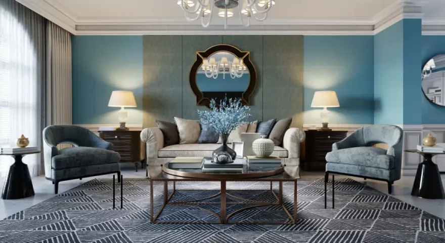 Elegancki salon w stylu włoskim z błękitnymi ścianami, wygodną kanapą i dwoma fotelami. Centralne miejsce zajmuje stolik kawowy z dekoracjami.